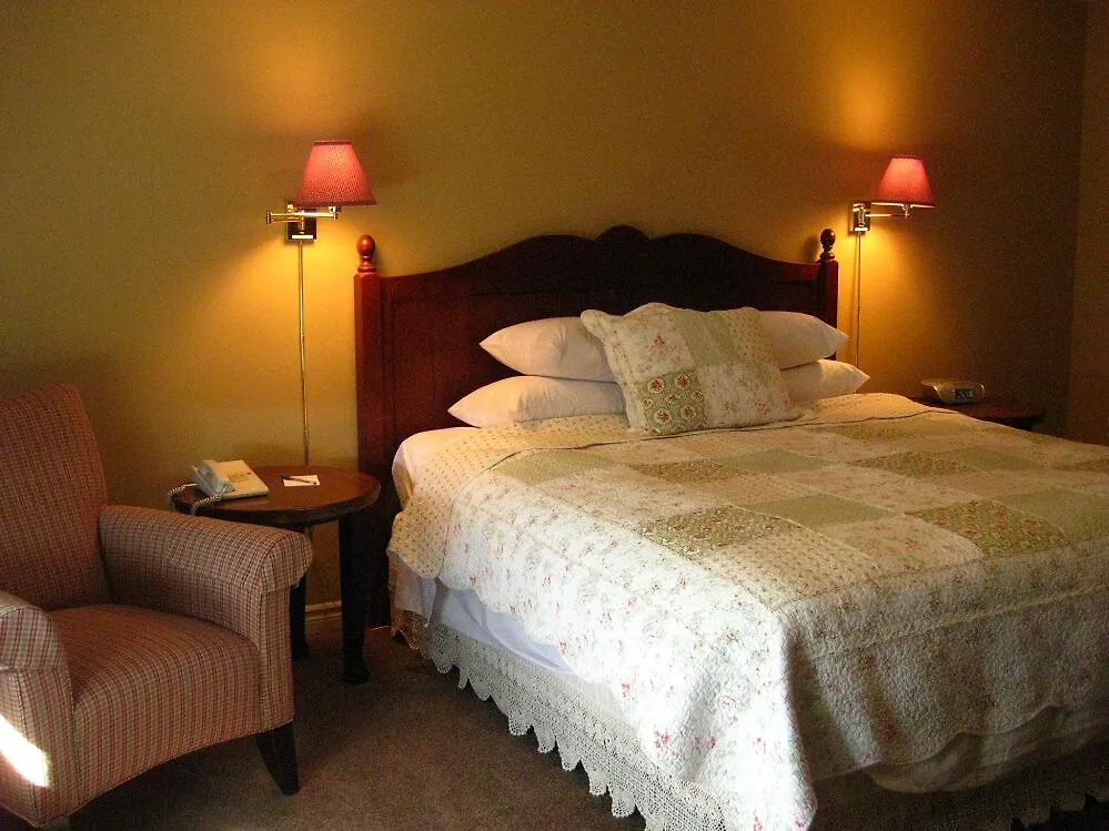 Strathmere Hotel Ottawa 4*,